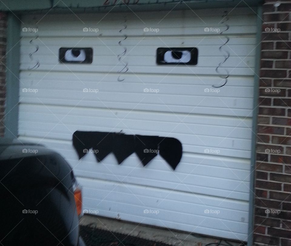 Monster Ghost Garage