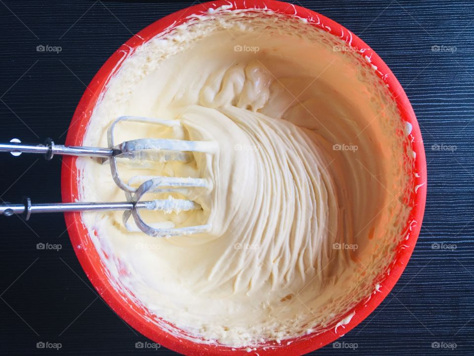 Whipped cream with mango juice