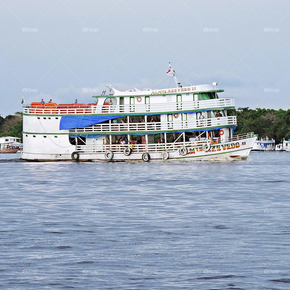 Transporte fluvial em nosso belo Rio Negro-Amazonas