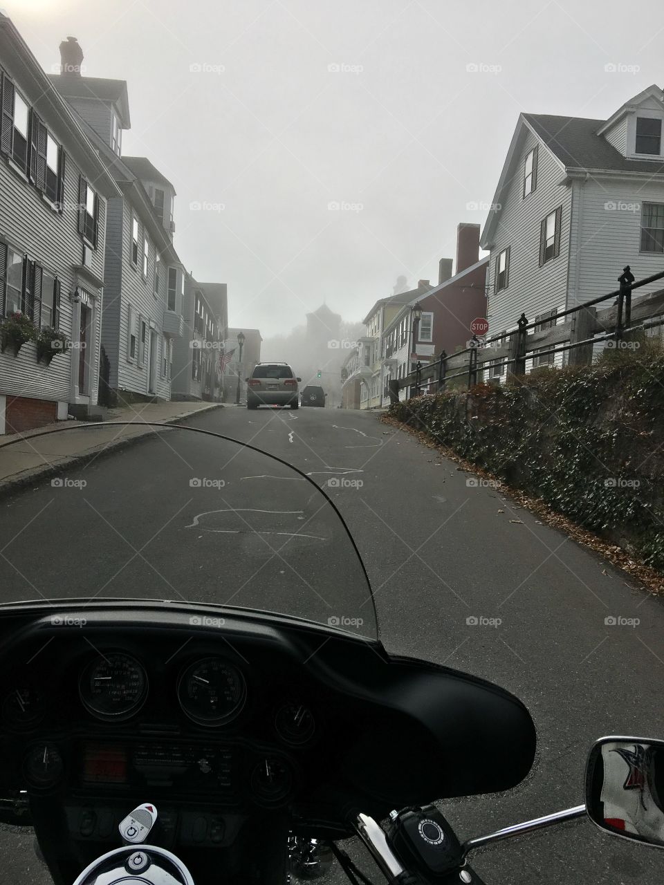 Typical housing in Plymouth, MA🇺🇸 area near the Center of Town. Look how close the houses are to each other & to the road! Photo taken from back of Harley on a ride. 🏍