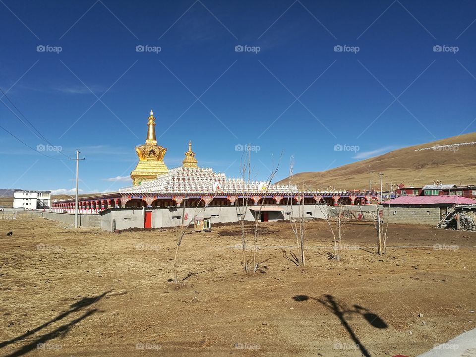 Yaqing Tibetan Buddhist Monastery for Nuns

Buddhism School and Monastery in Ganzi, Sichuan Province, China.