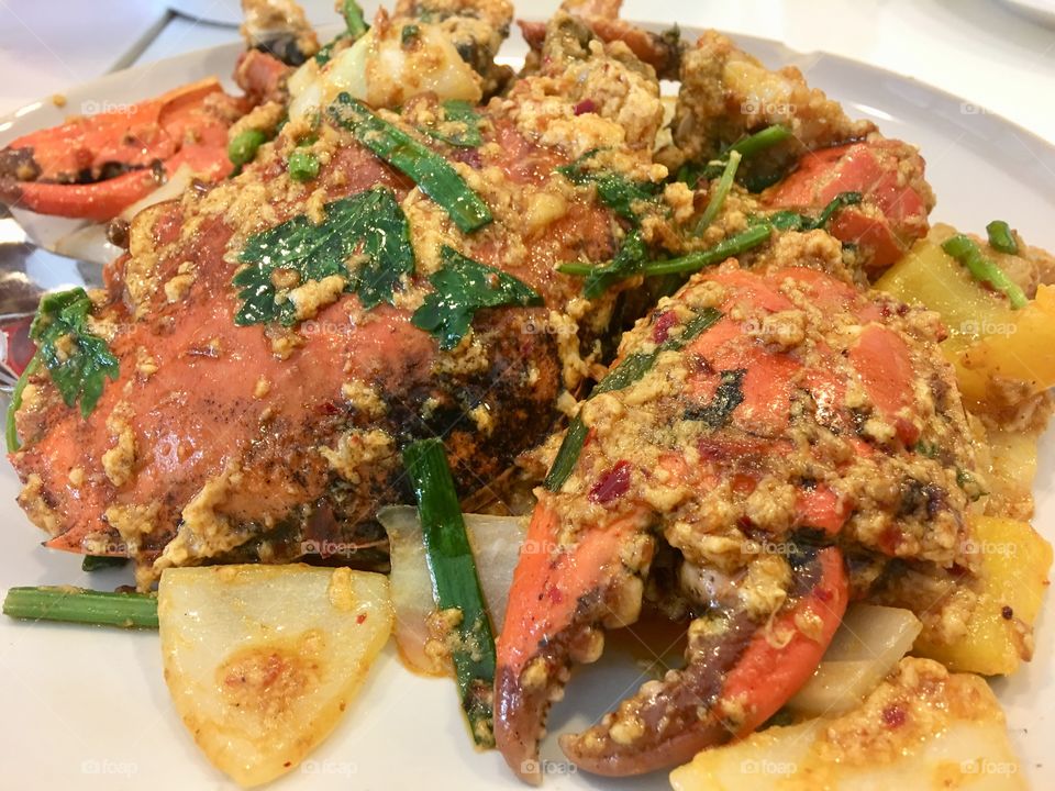 Sweet Thai Giant Fried Crab with Curry Powder