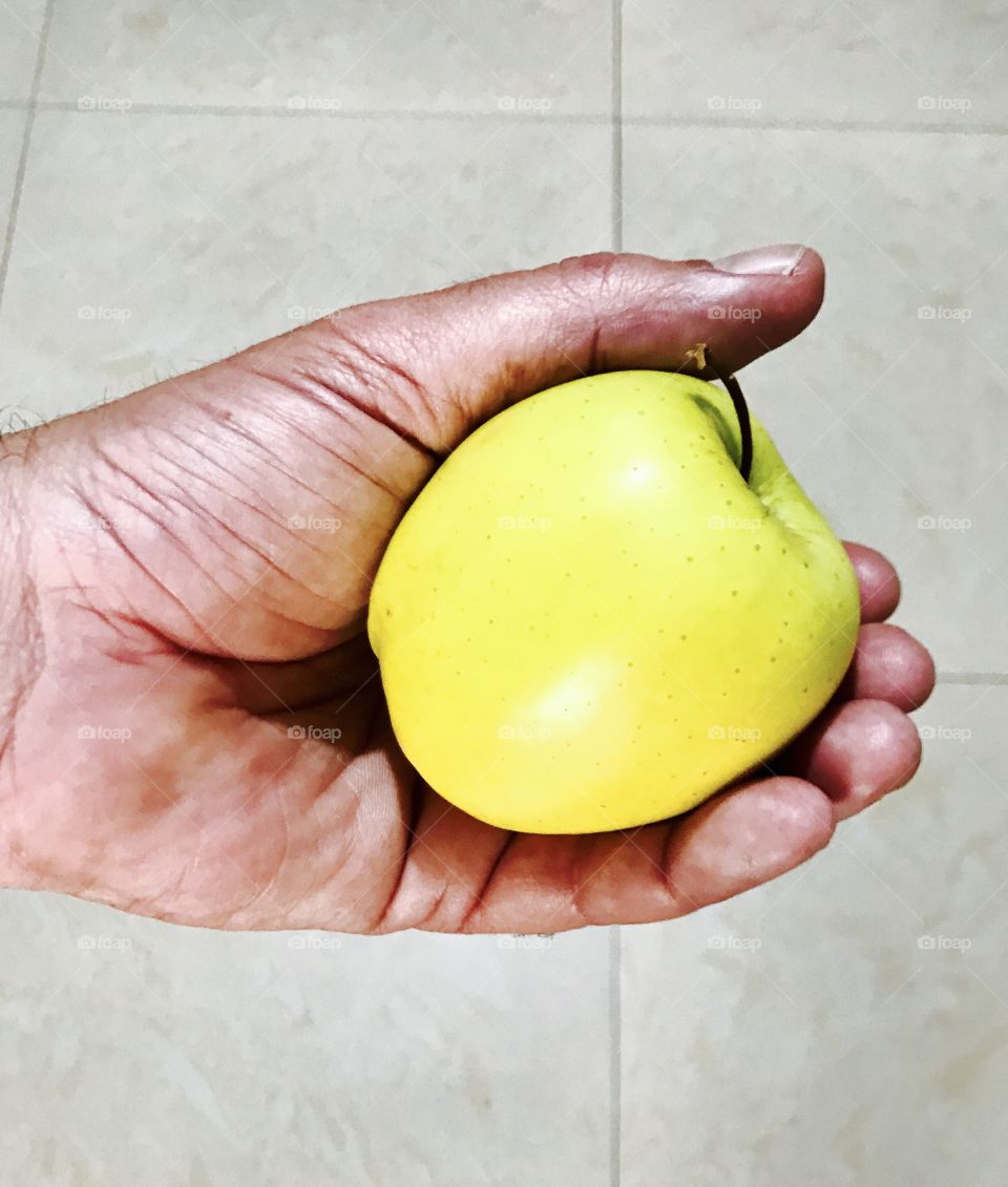 #hands#apple#fruit#healthy