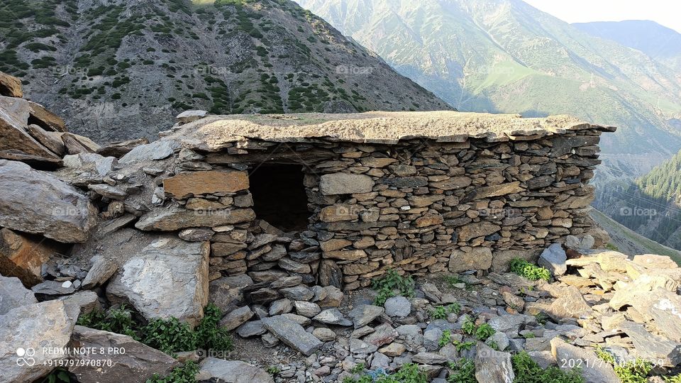 A beautiful  temporary shelter room made of Stones  on Mughal road Shopian side  near Zaznar spot/ Ali Aabad Spot ....