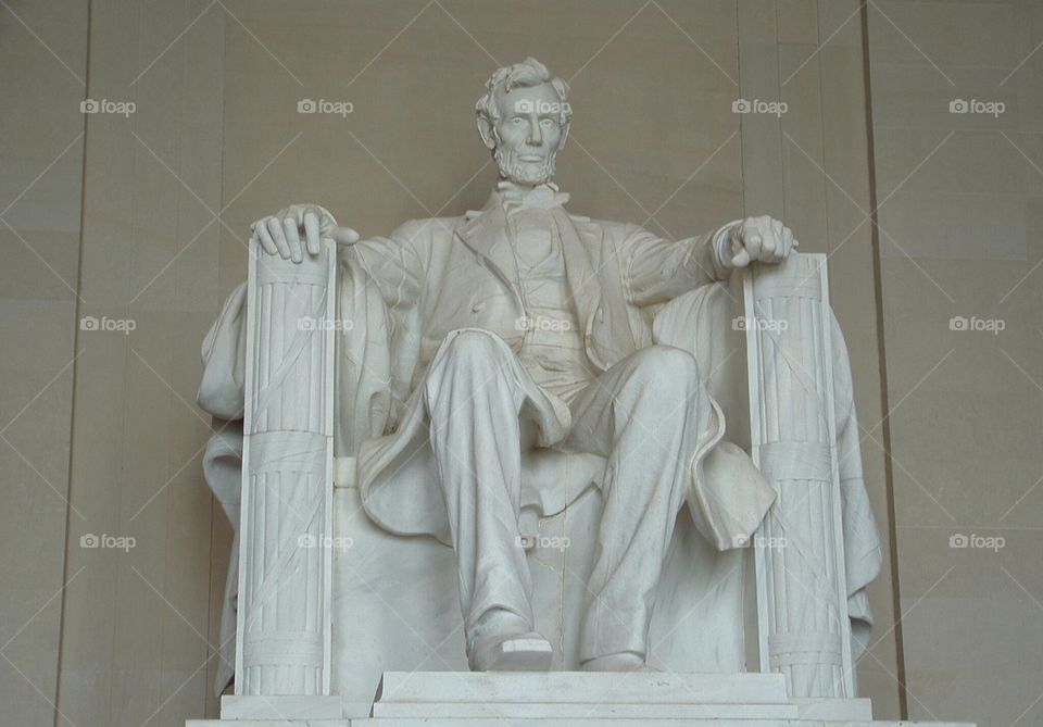 Abraham Lincoln statue (close up)
