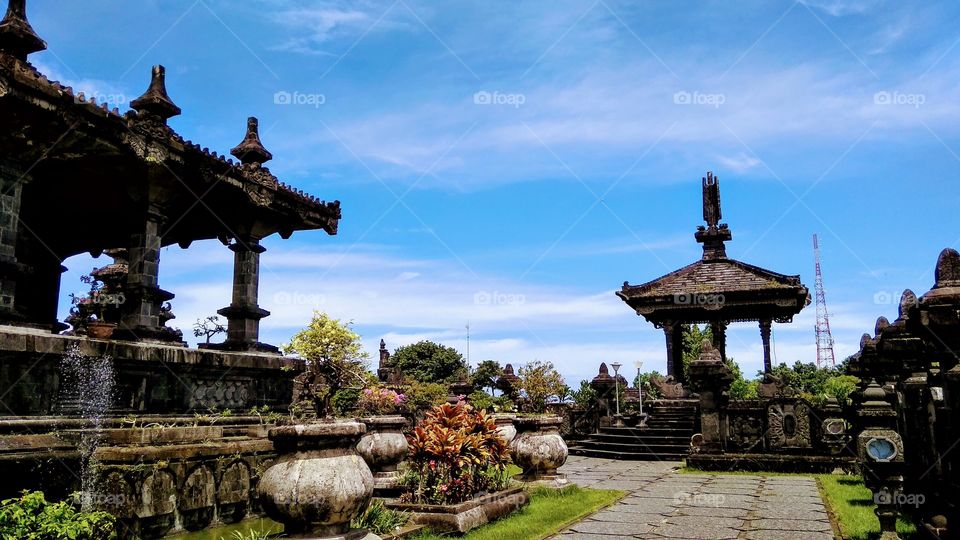 A beautiful view in front of museum in Bali. They have good taste of architecture.