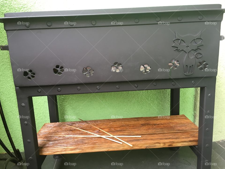 Handmade barbecue steel for cat lovers wood