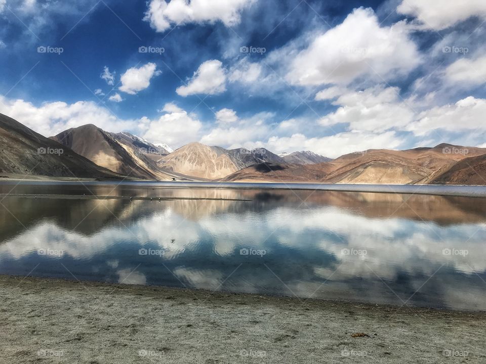 All you need is reflection in your eyes to adress beauty 