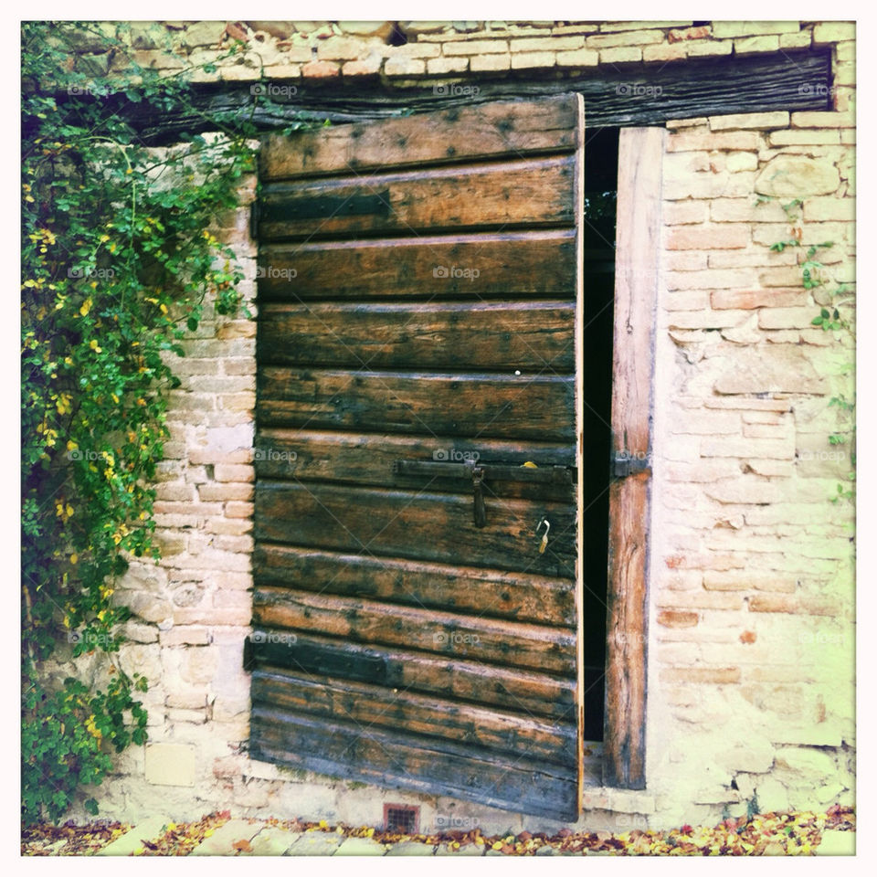 italy wood barn door by dj_photo