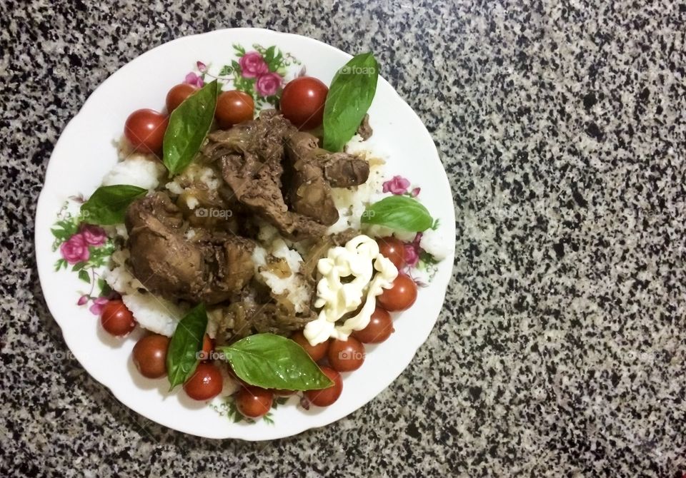 Chicken liver with cherry tomatoes