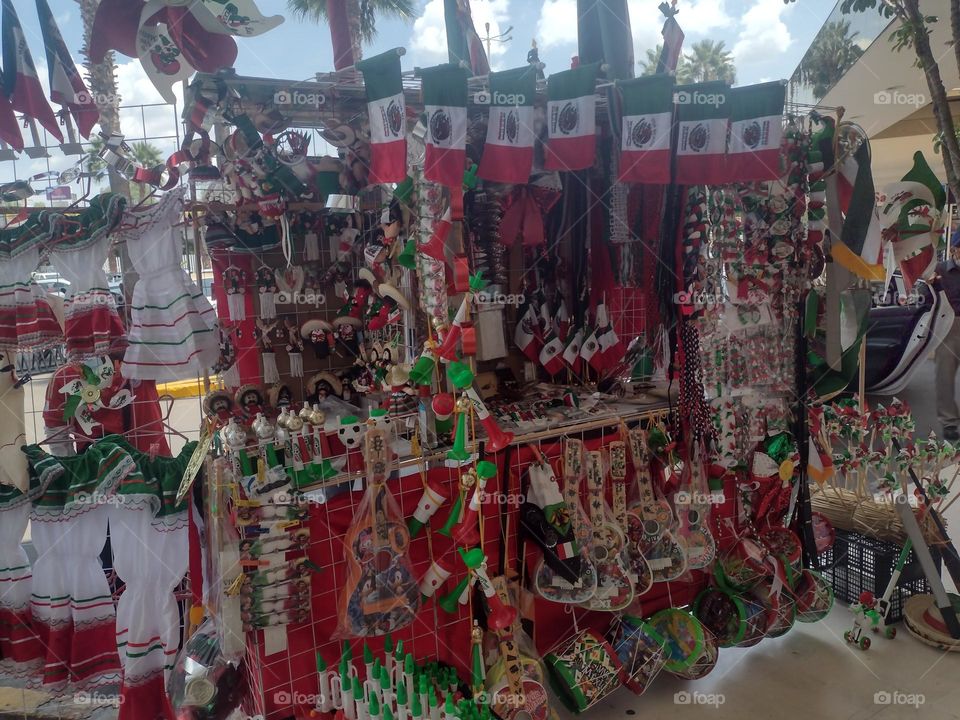 Mexican Flags and Souvenirs Banderas Mexicanas