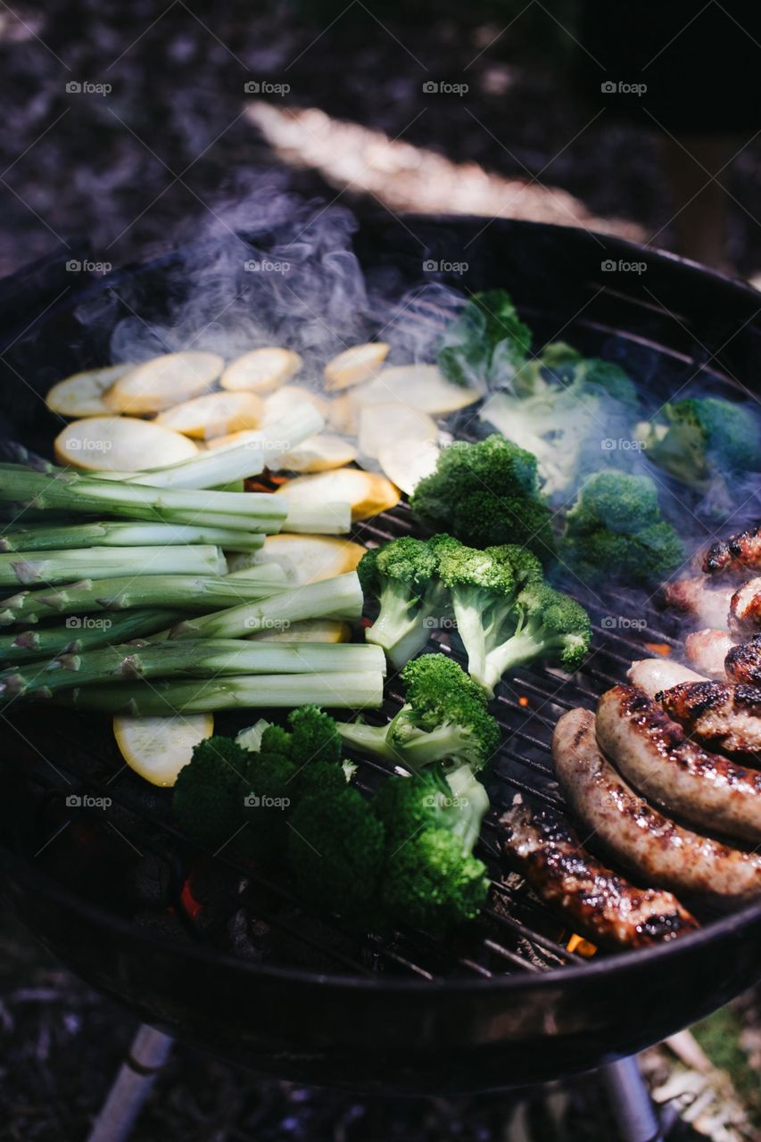 A non-vegetarian diet includes chicken, meat, eggs and fish. A non-vegetarian diet also has several health benefits because this type of food is rich in protein and vitamin B. Non-vegetarian food strengthens our muscles and helps them grow faster.