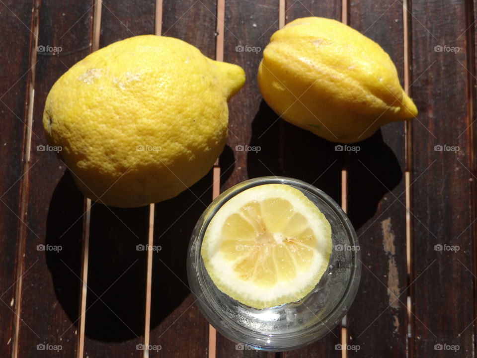 Fresh lemon
