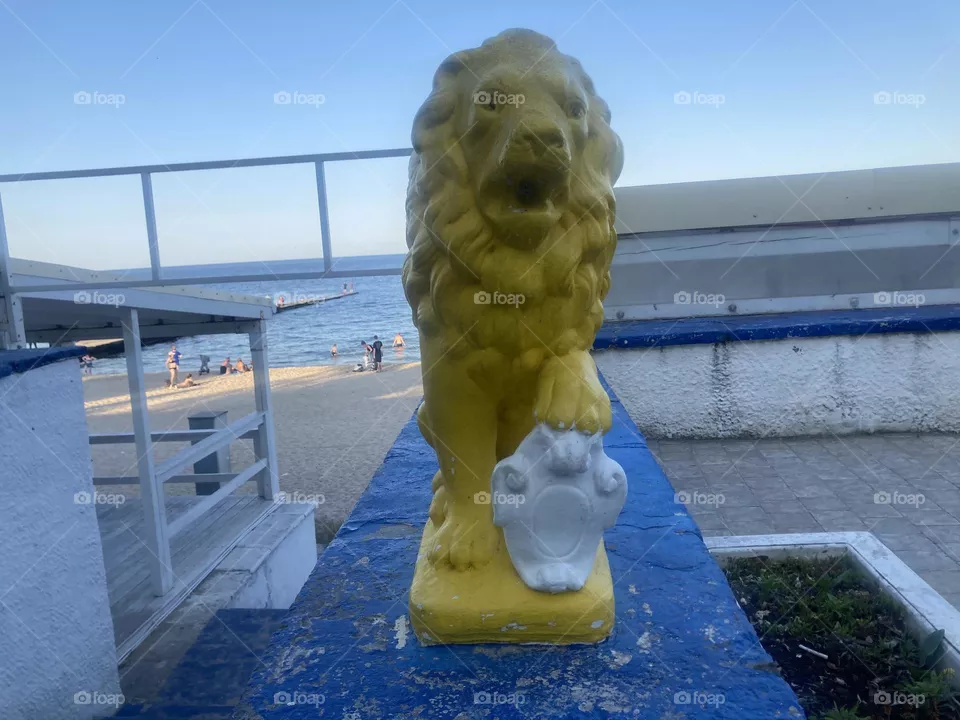 sea guard lion