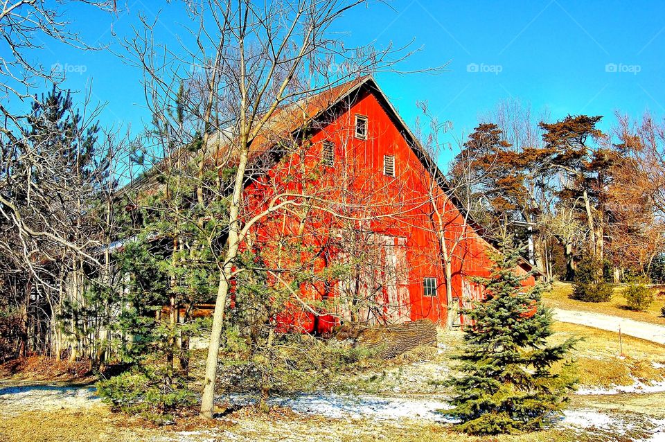 Rustic old red barn. 
