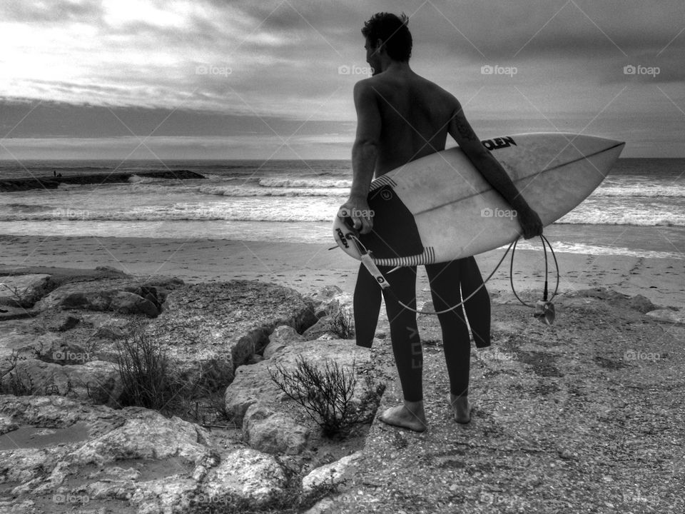 waithing for the best wave