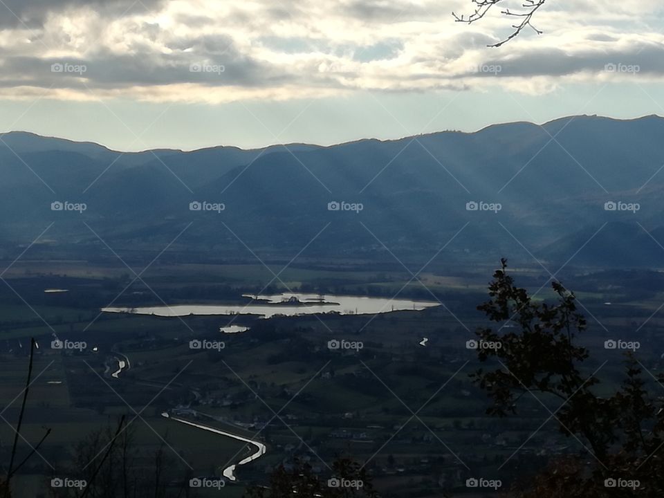 The lake and the mountains