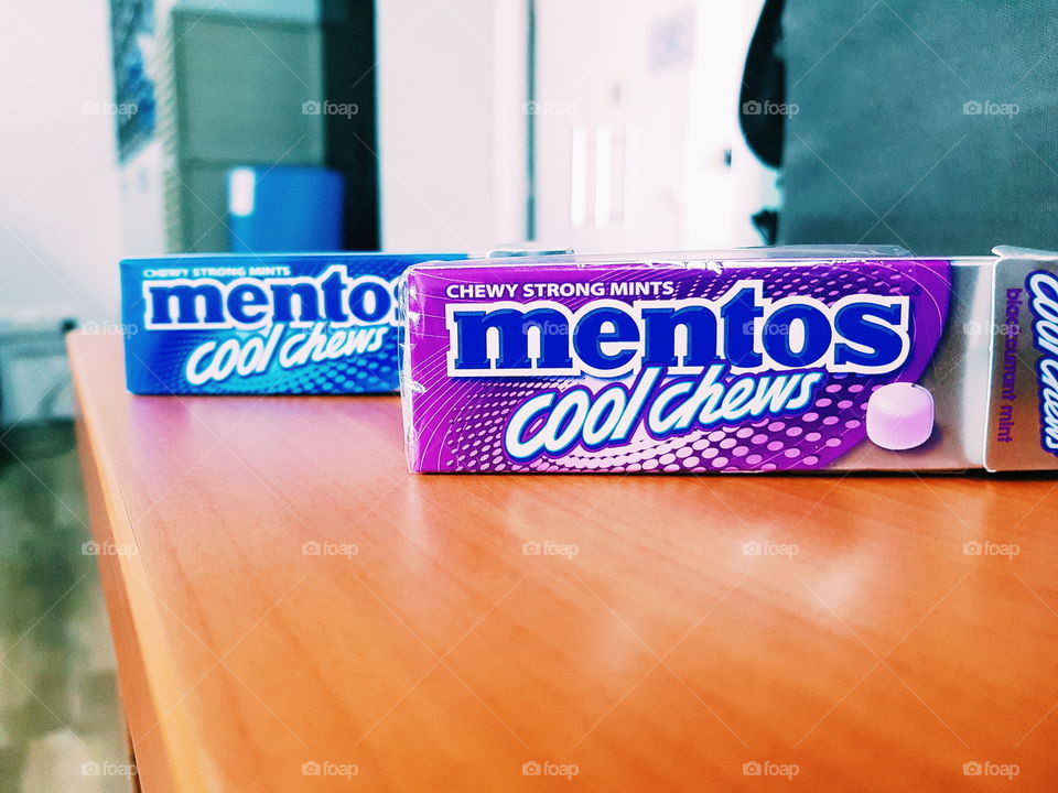 Mentos should print little messages on their mints like "you're awesome" or "looking good" and call them COMPLIMENTOS