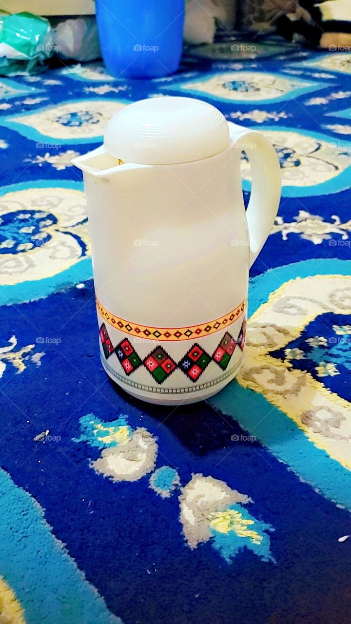 Glory be to God, the wonderful picture and its appearance are very beautiful. It is a tea refrigerator with sweet carpets