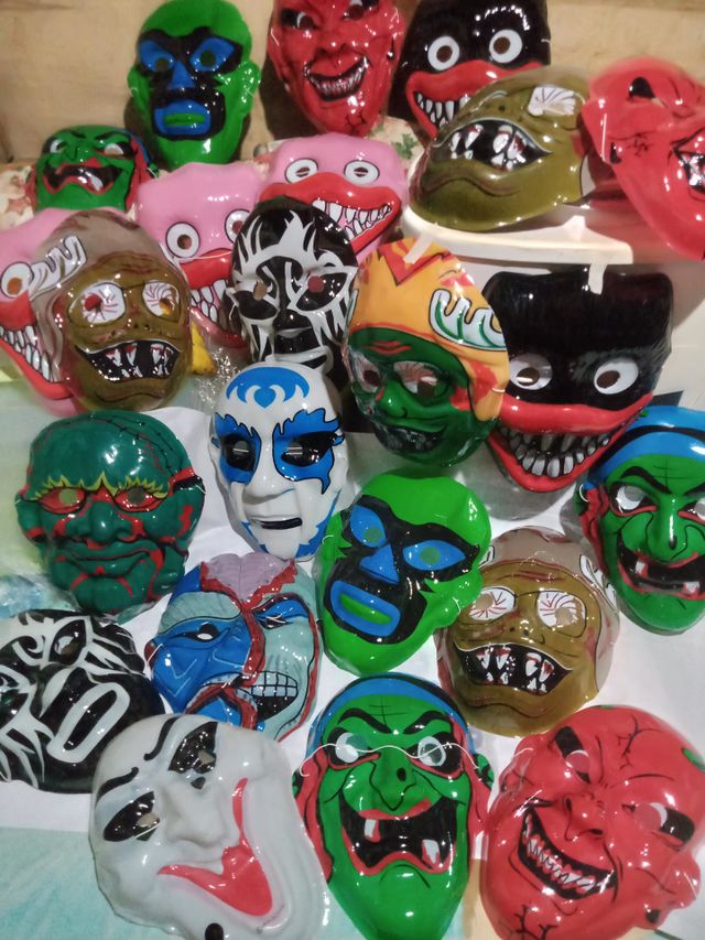 #SPOOKY🎃👻SEASON,, ASSORTED SCARY🧟‍♀️MASKS🎭👹 ARE READY FOR DISTRIBUTION IF YOU HAVE P5 IN EXCHANGE😁 ,KIDS 👨‍👨‍👧‍👧 GET READY FOR  HALLOWEEN TRICK AND TREAT, HAPPY HALLOWEEN💀🎃