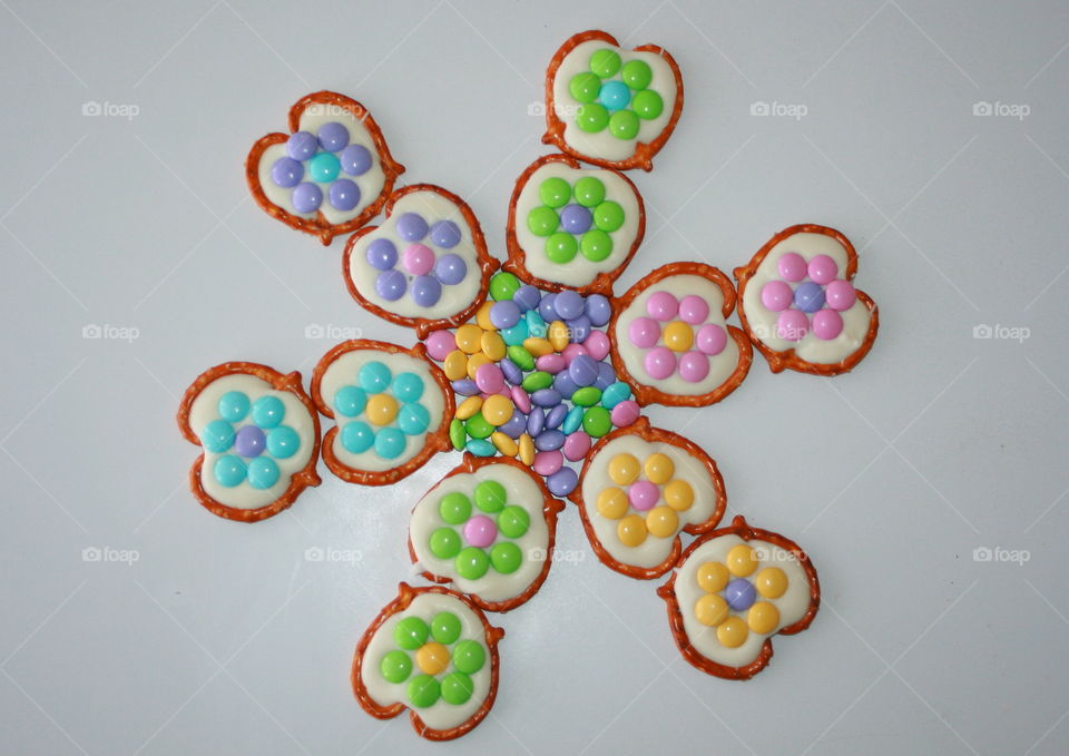 White Chocolate Pretzels with Candy