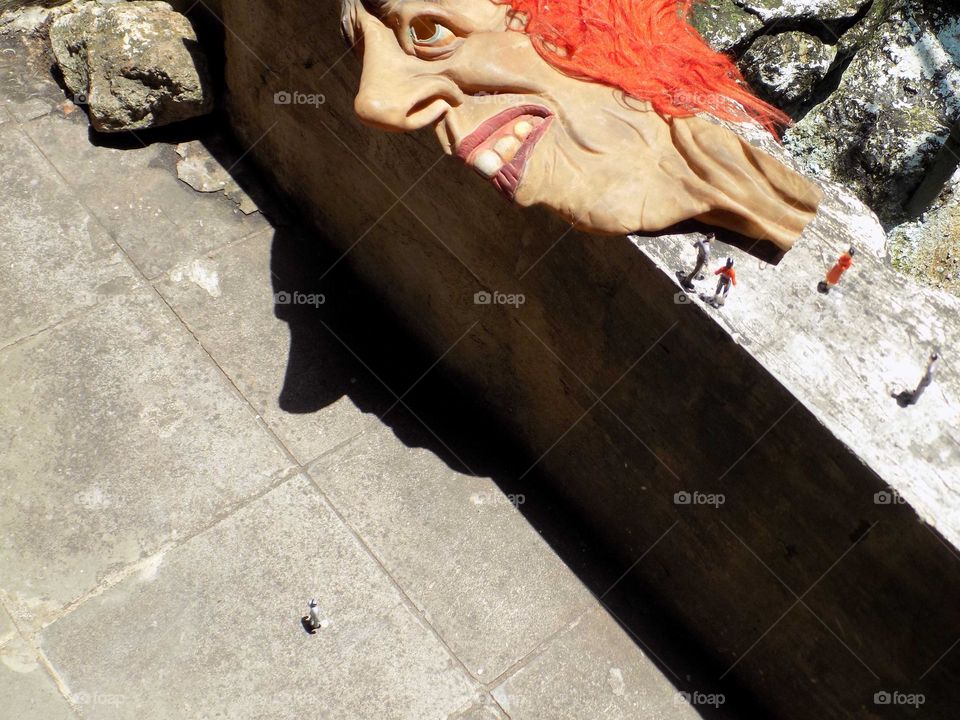 The world of liliput, giant mask