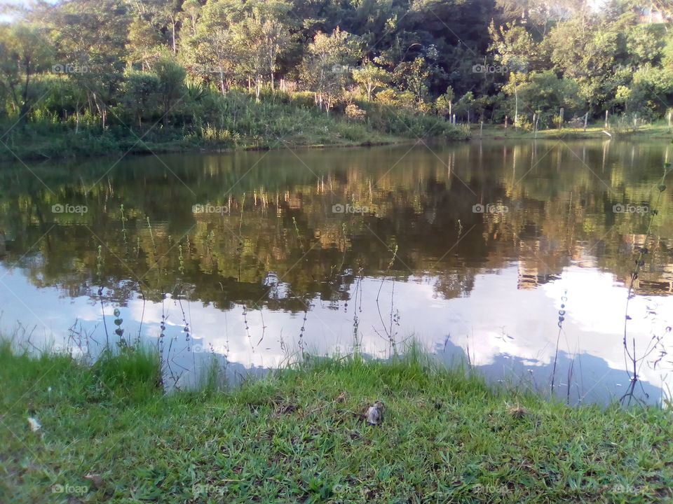 Um fim de tarde a beira da lagoa é uma bela maneira de encerrar o dia.