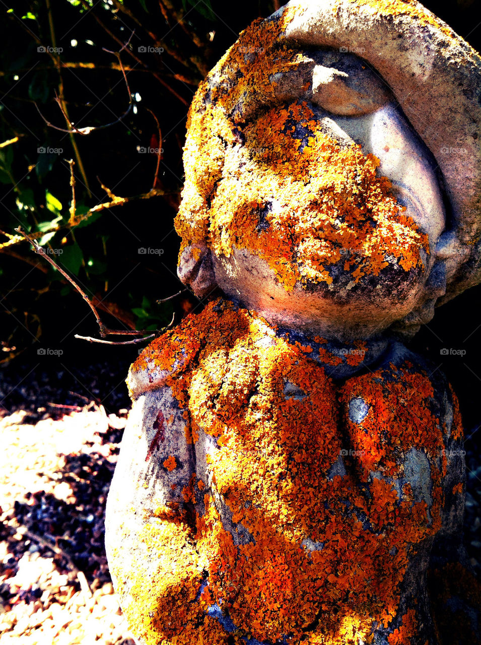 garden light statue moss by odd