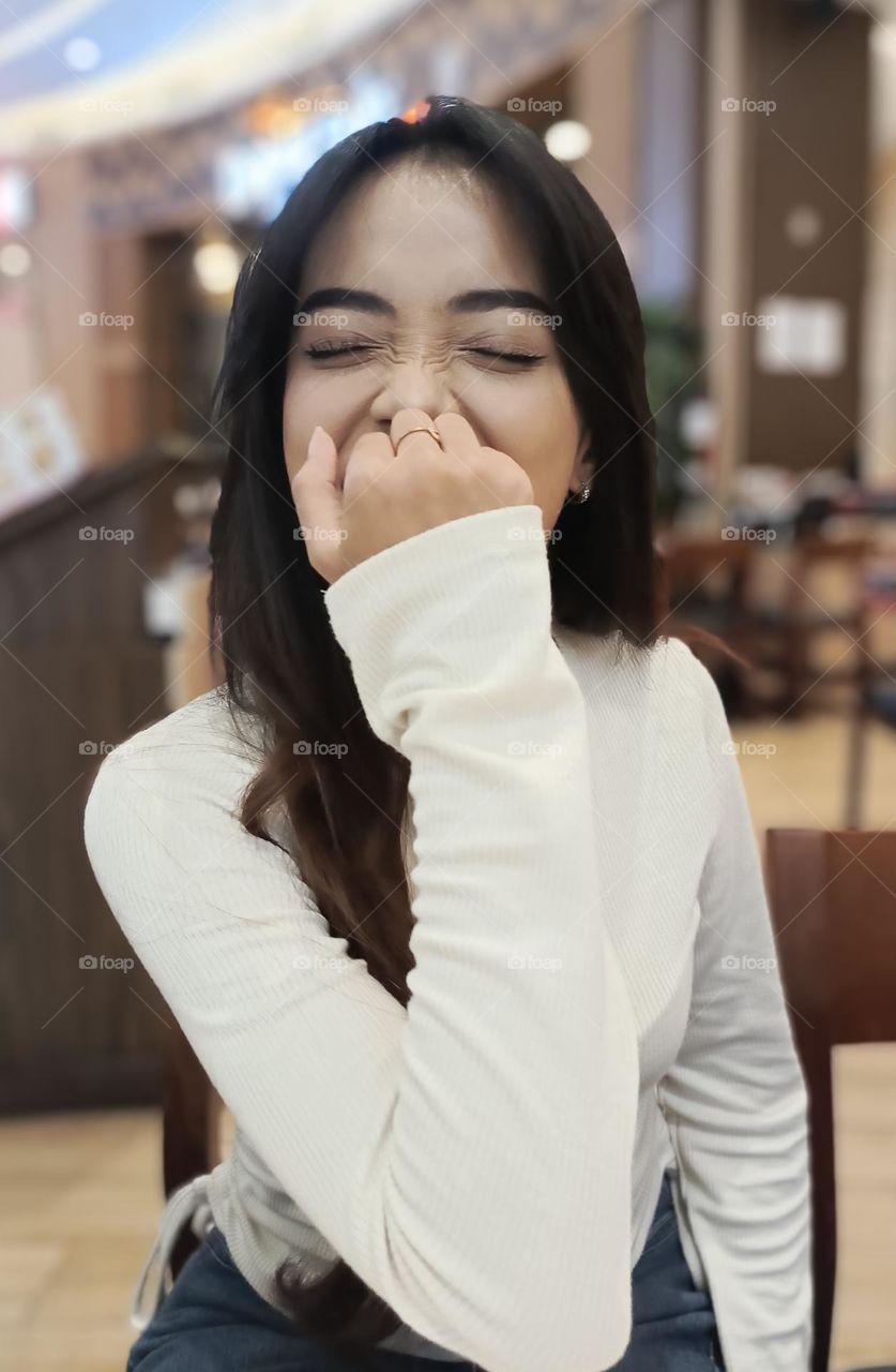 Hand fist in the face