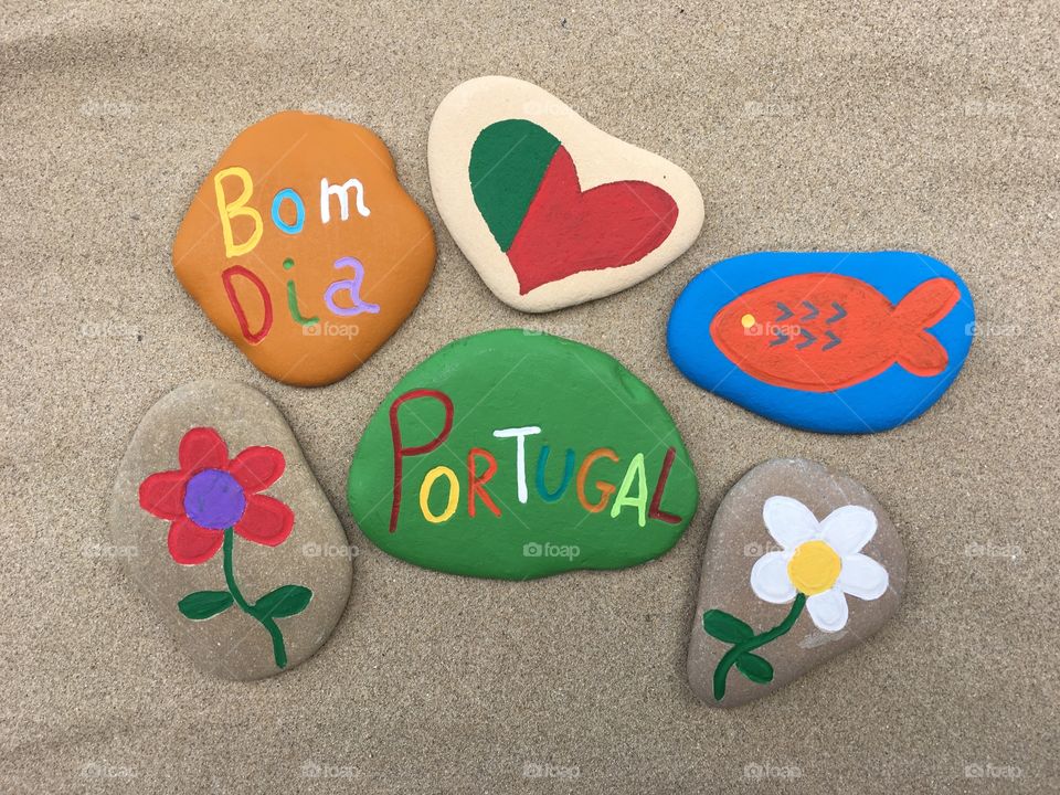 Bom Dia Portugal on colored stones 