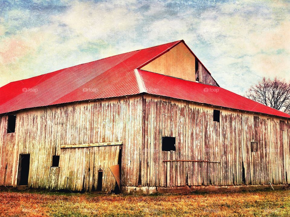 Old rustic barn. 