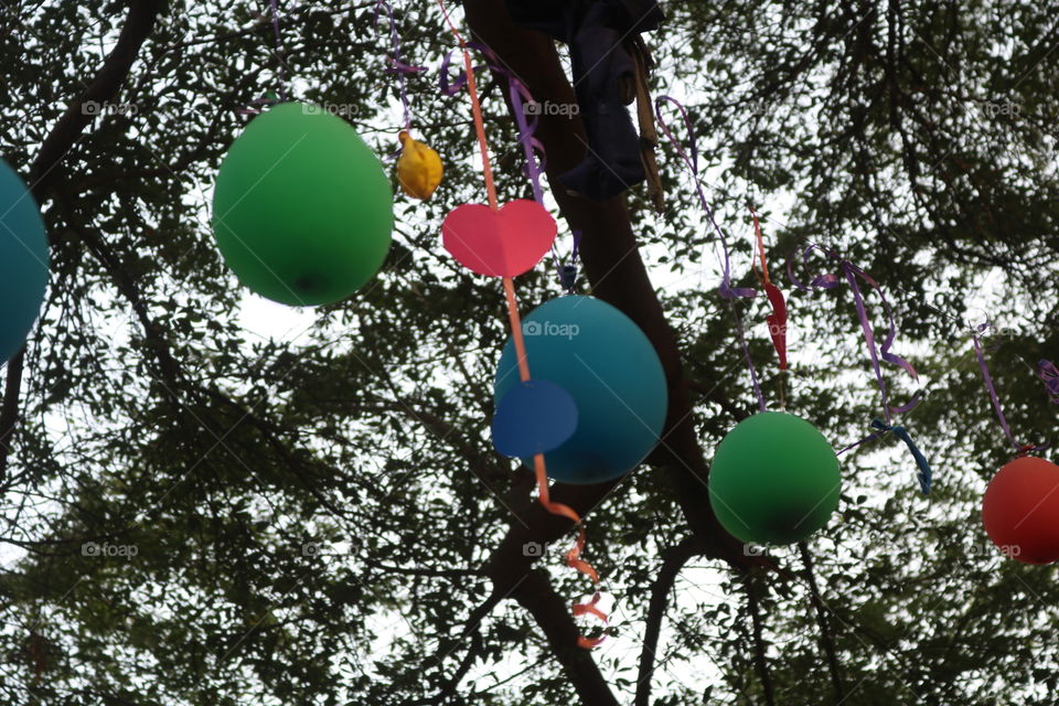 hanging balloon