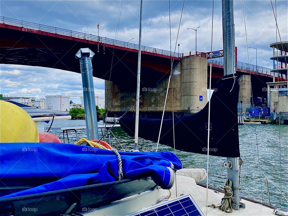 This is the „Pulaski Bridge“ seen from aboard „Salvation“, a „28 ft 1969 Luhrs“ cabin cruiser that me, „Petra Schiller“ and my longtime partner „Timothy Trespas“ call home. 2023. Hypnotic Productions