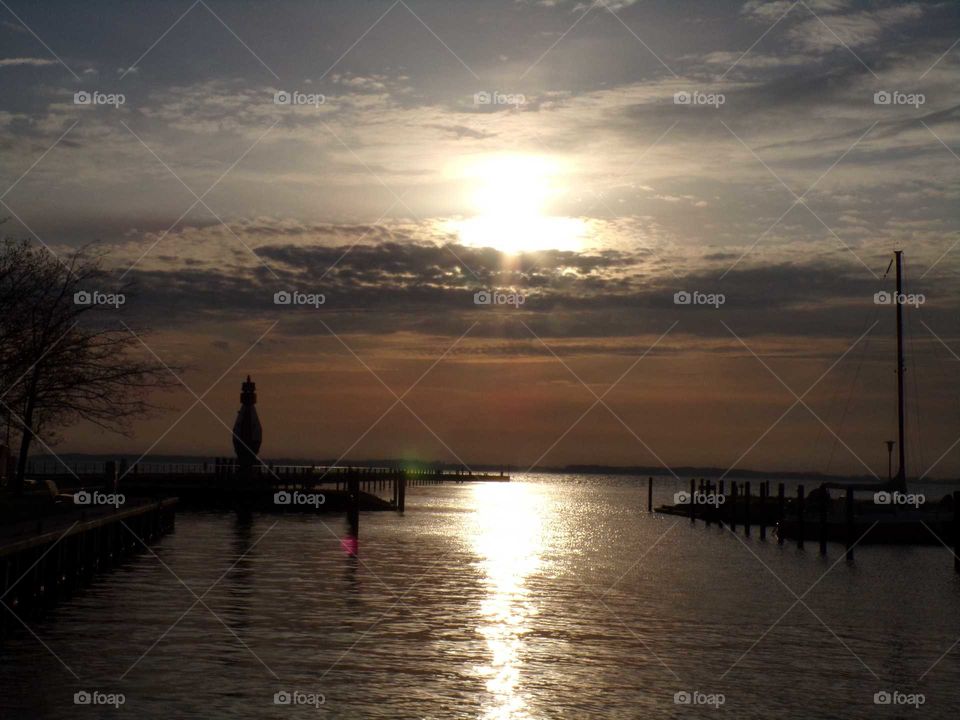 Sonnenaufgang am Hafen