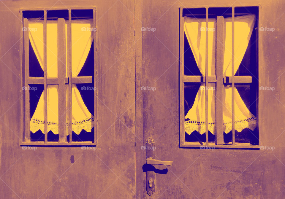 Outside setting of an old house