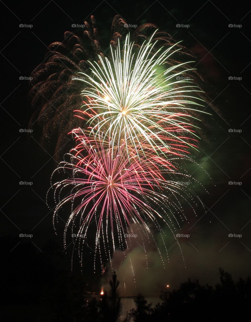 Green, pink and sparkle firework