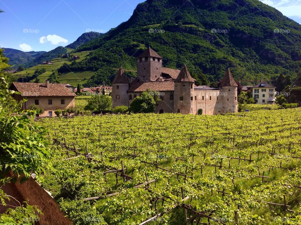 Mareccio Castle, South Tyrol
