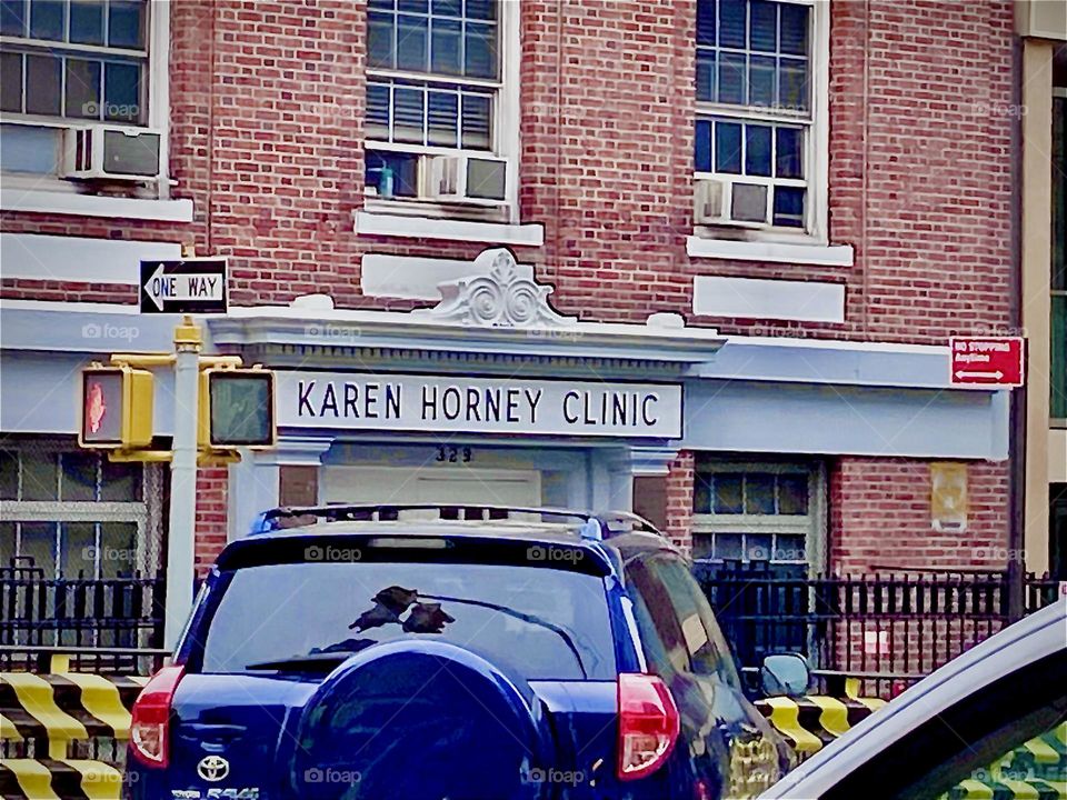 The „KAREN HORNEY CLINIC“, a massive brownstone building on Manhattan’s Upper East Side as seen on a slightly overcast day in April of 2022. Hypnotic Productions