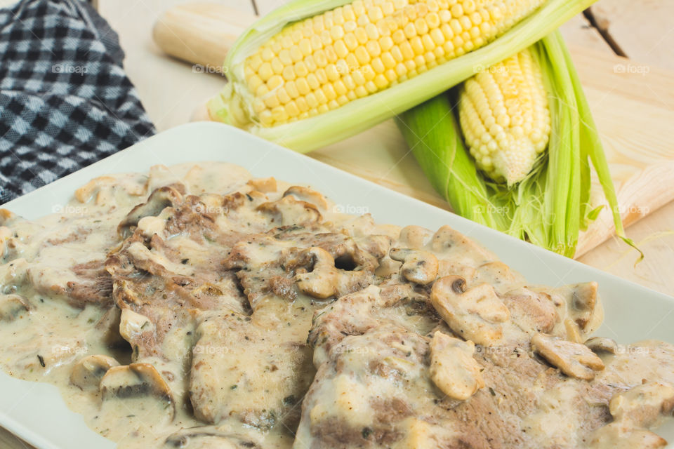 Piccata beef with mushrooms