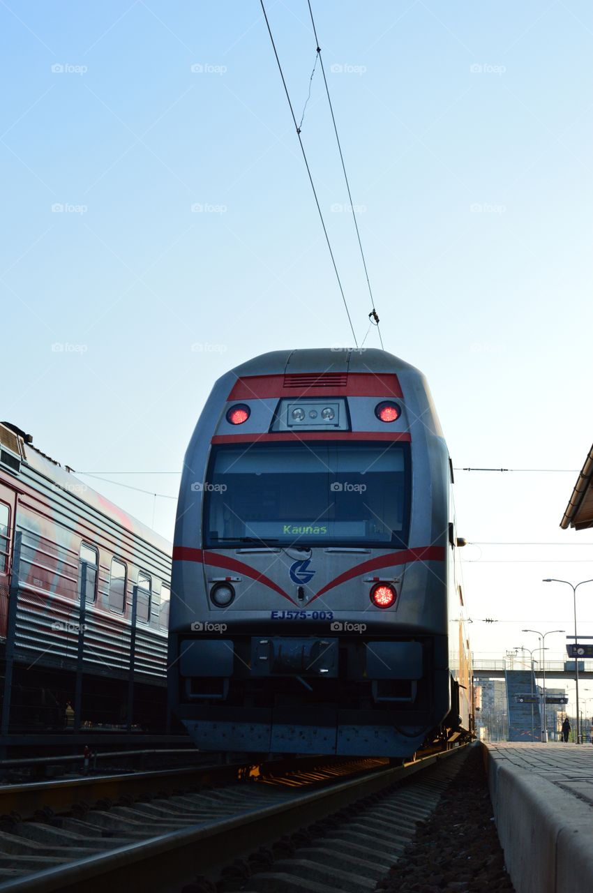 train from pavement level