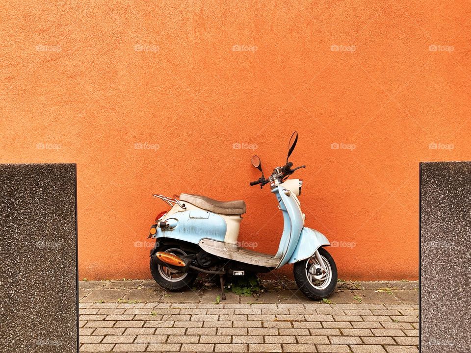 Motorcycle in the city 