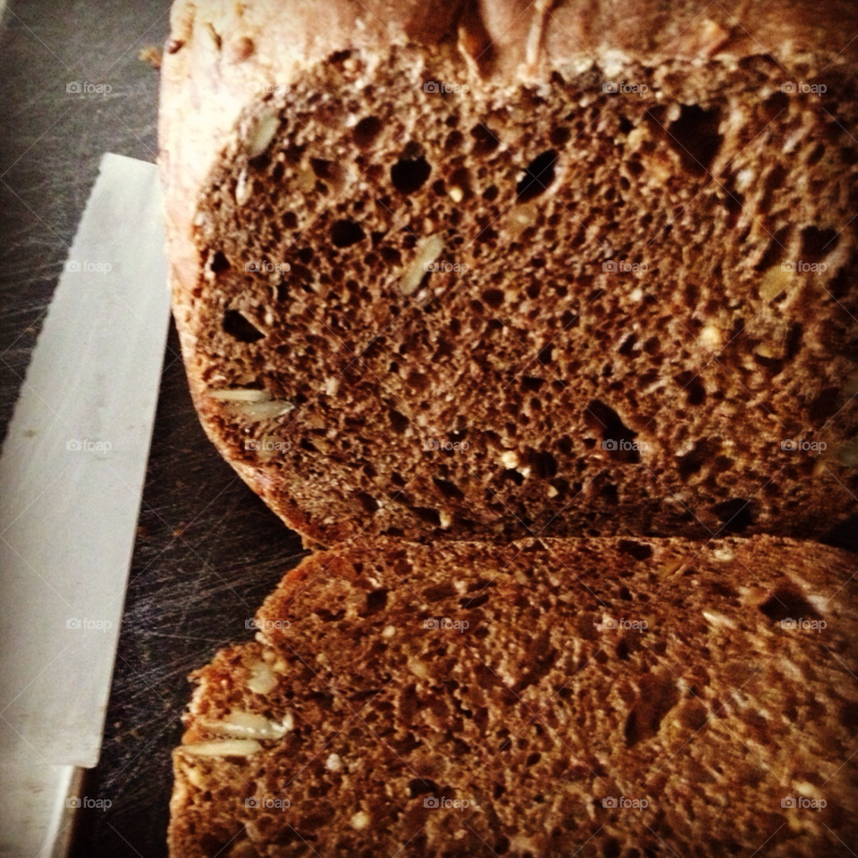 bread food brown seeds by zinnebeelden