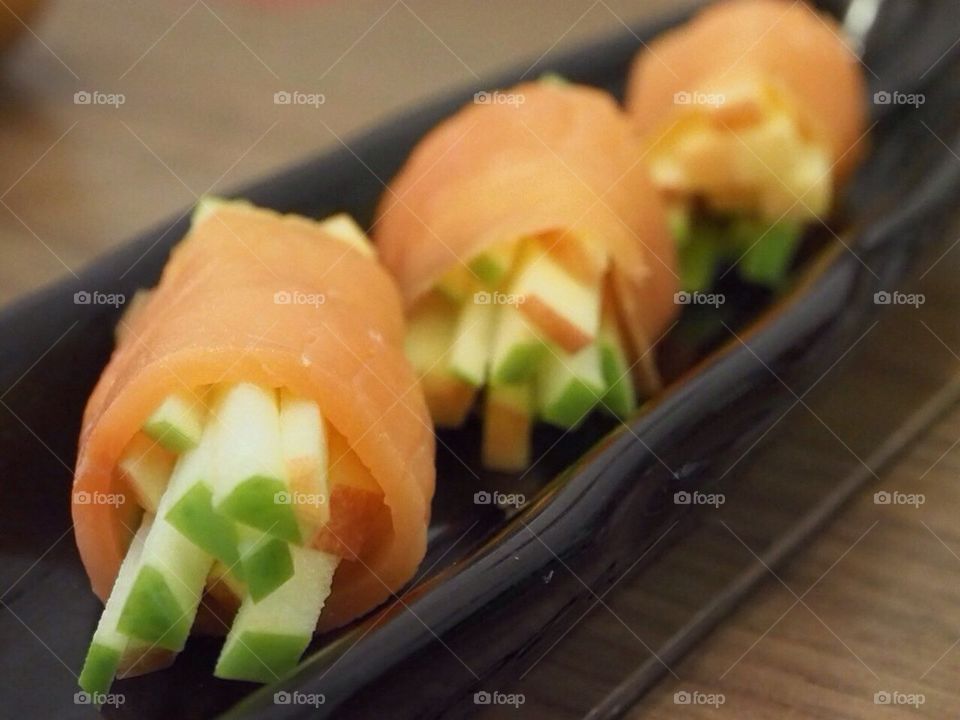 smoked salmon rolled with green apple