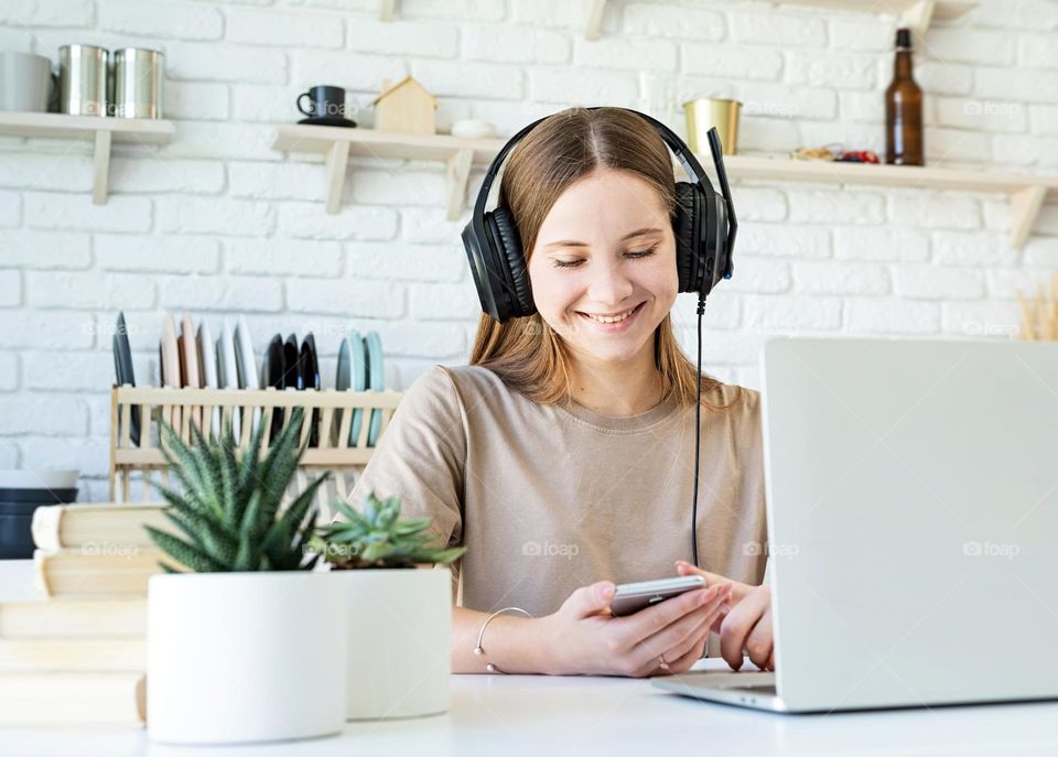 woman working on laptop