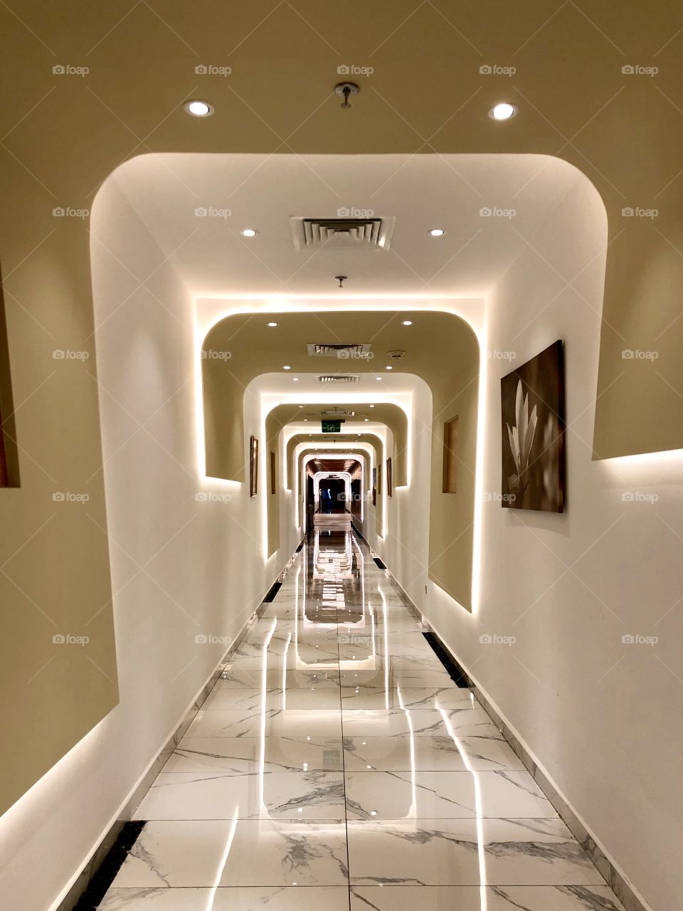 Geometric Hallway Design 