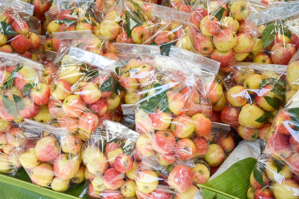Apple fruit in market