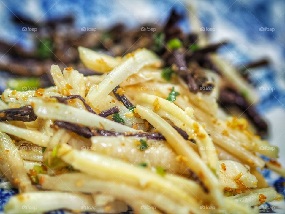 Marinated Doraji (Bellflower). Doraji is the root of the balloon flower, native to East Asia (China, Korea, Japan and East Siberia) . It is also referred to as the Korean bellflower, Chinese bellflower, and Japanese bellflower.