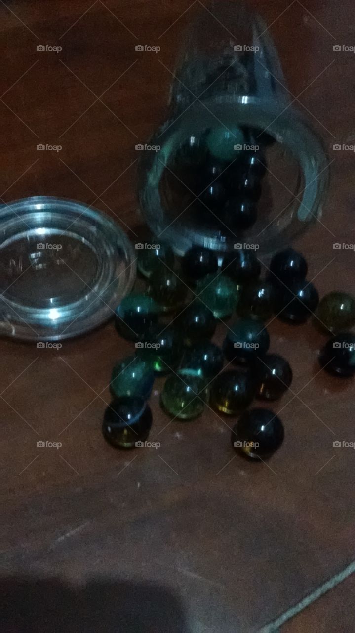 to play marbles