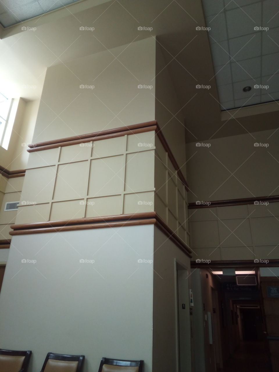 sitting at the orthopedic office looking at the walls. thinking how good life is right now.