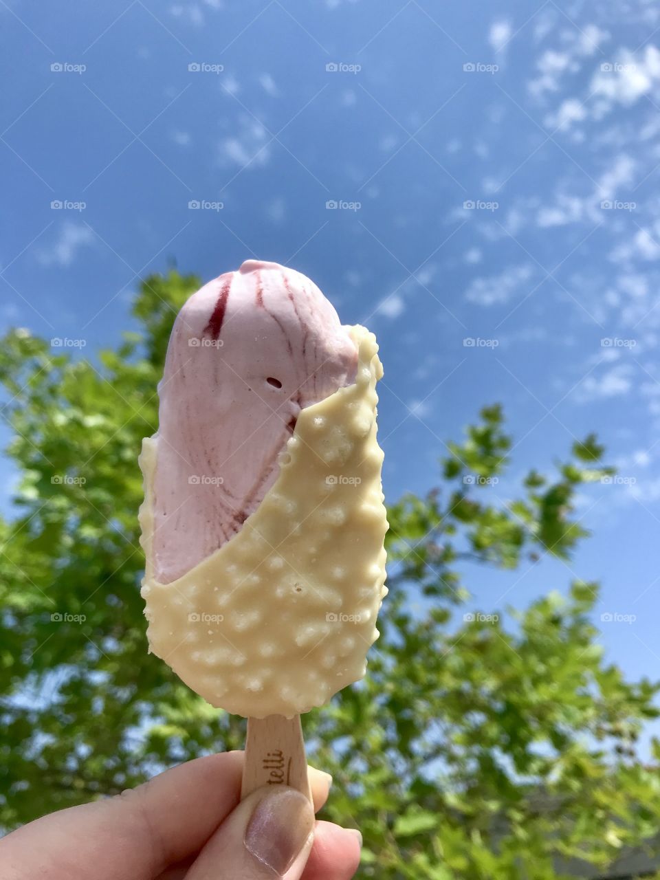 What a better way to describe a summer mood than ice cream on a hot day like this.